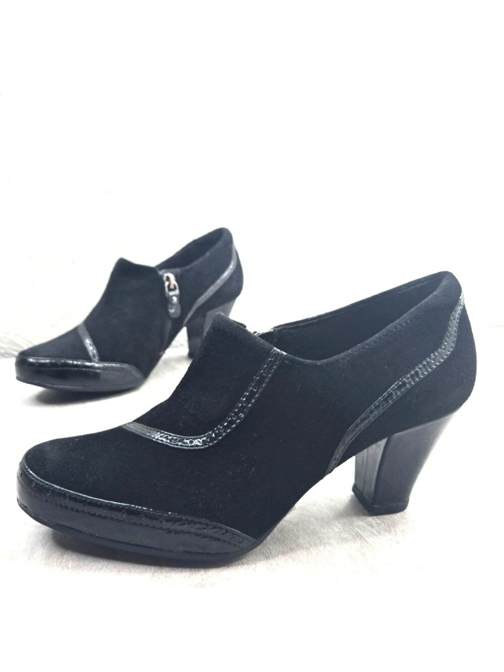 Clarks Comfort Ankle Booties Size 6 Black Suede Preppy Block Heel Shoe Boots